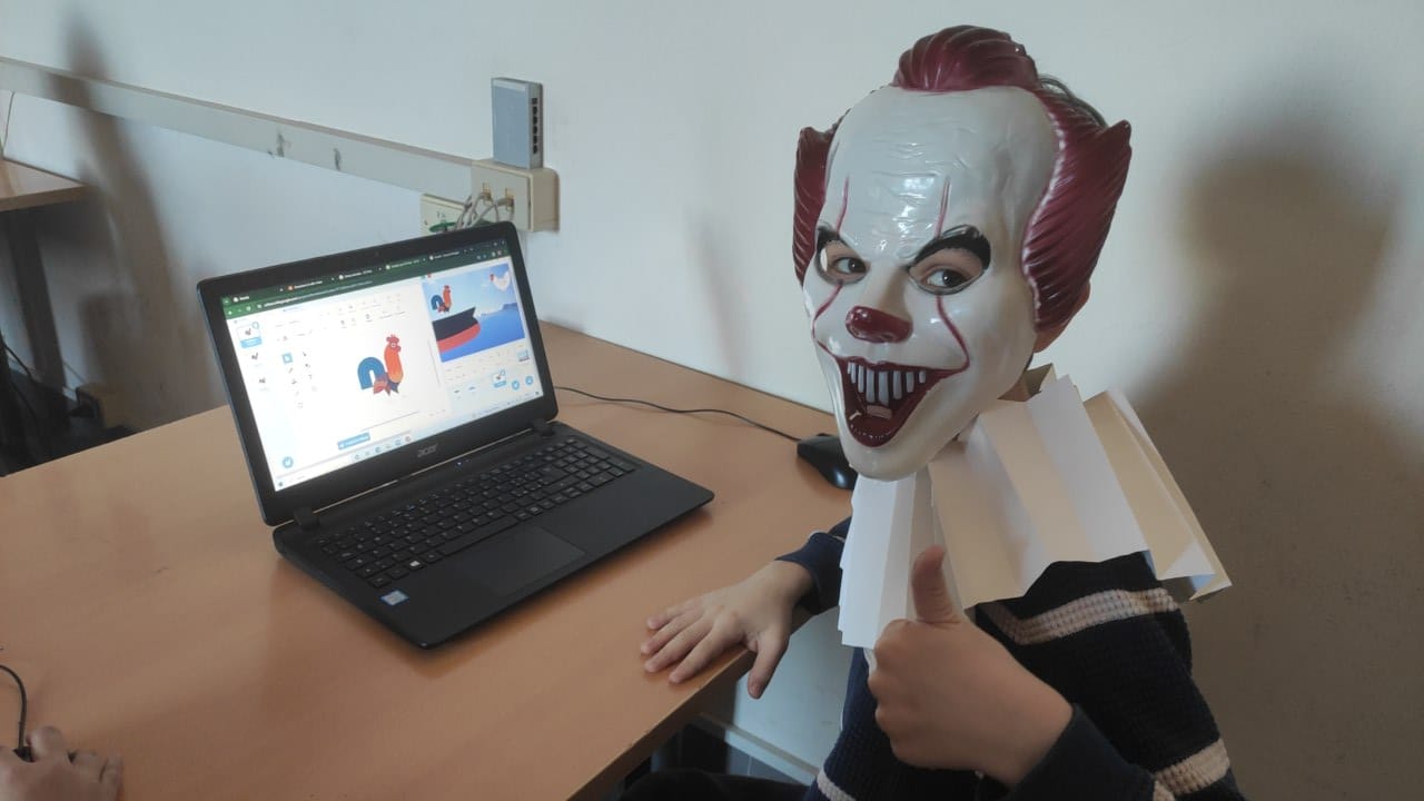Giovedì Grasso alla Manno: lezione di Coding Mascherata
